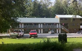 The Hitching Post Motel  3*